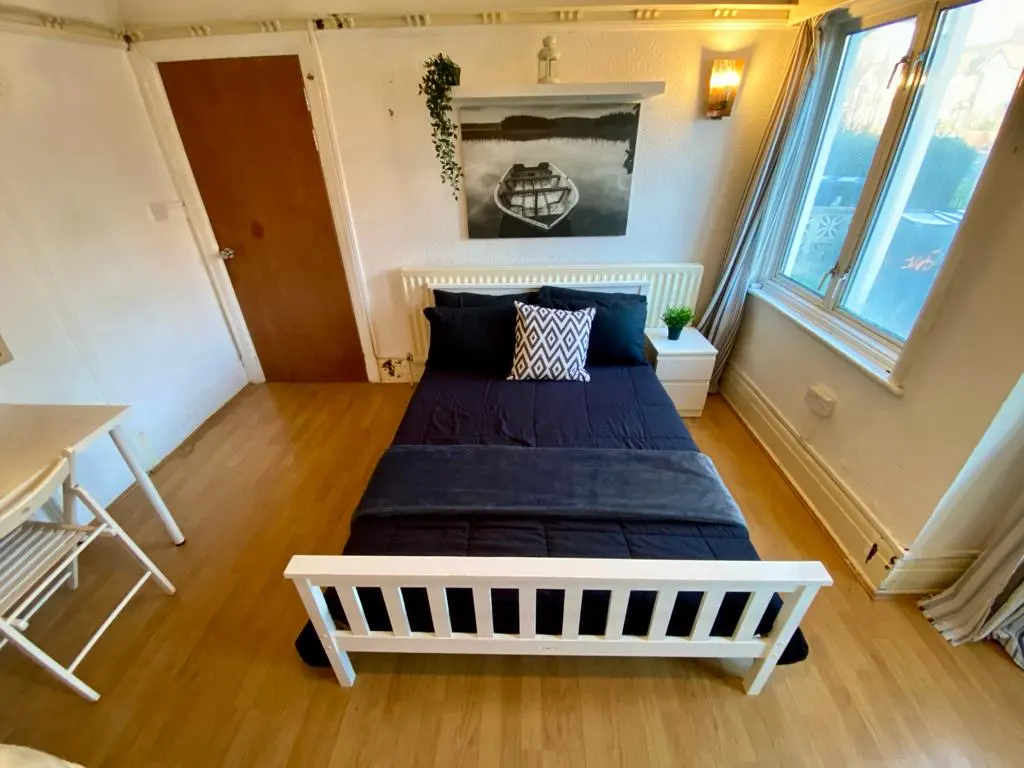 Double room in North Acton